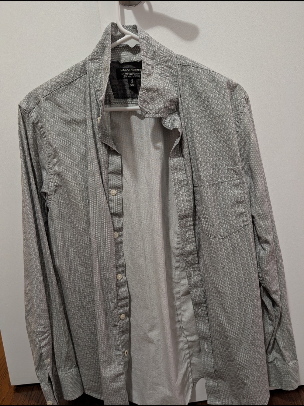 Banana Republic Men's Light Gray Patterned Button Down Shirt 100% Cotton